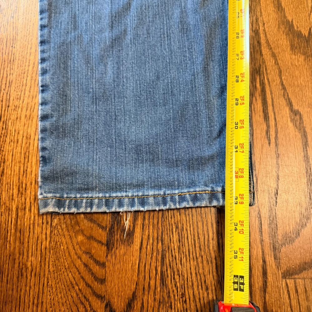 Levi's Men's Light Blue Relaxed Straight Jeans - Picture 9 of 10